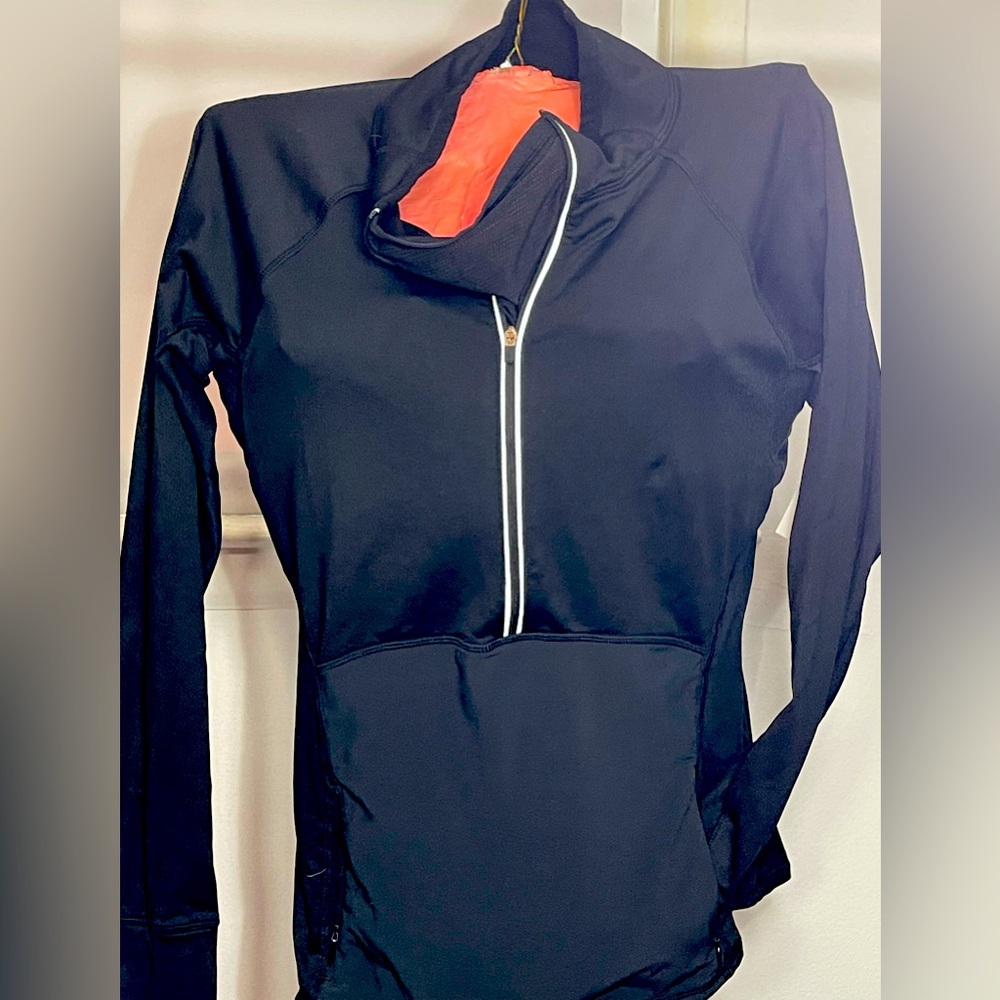 Athleta 1/2 zip pull over